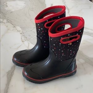 Bogs classic plus boots, youth size 5